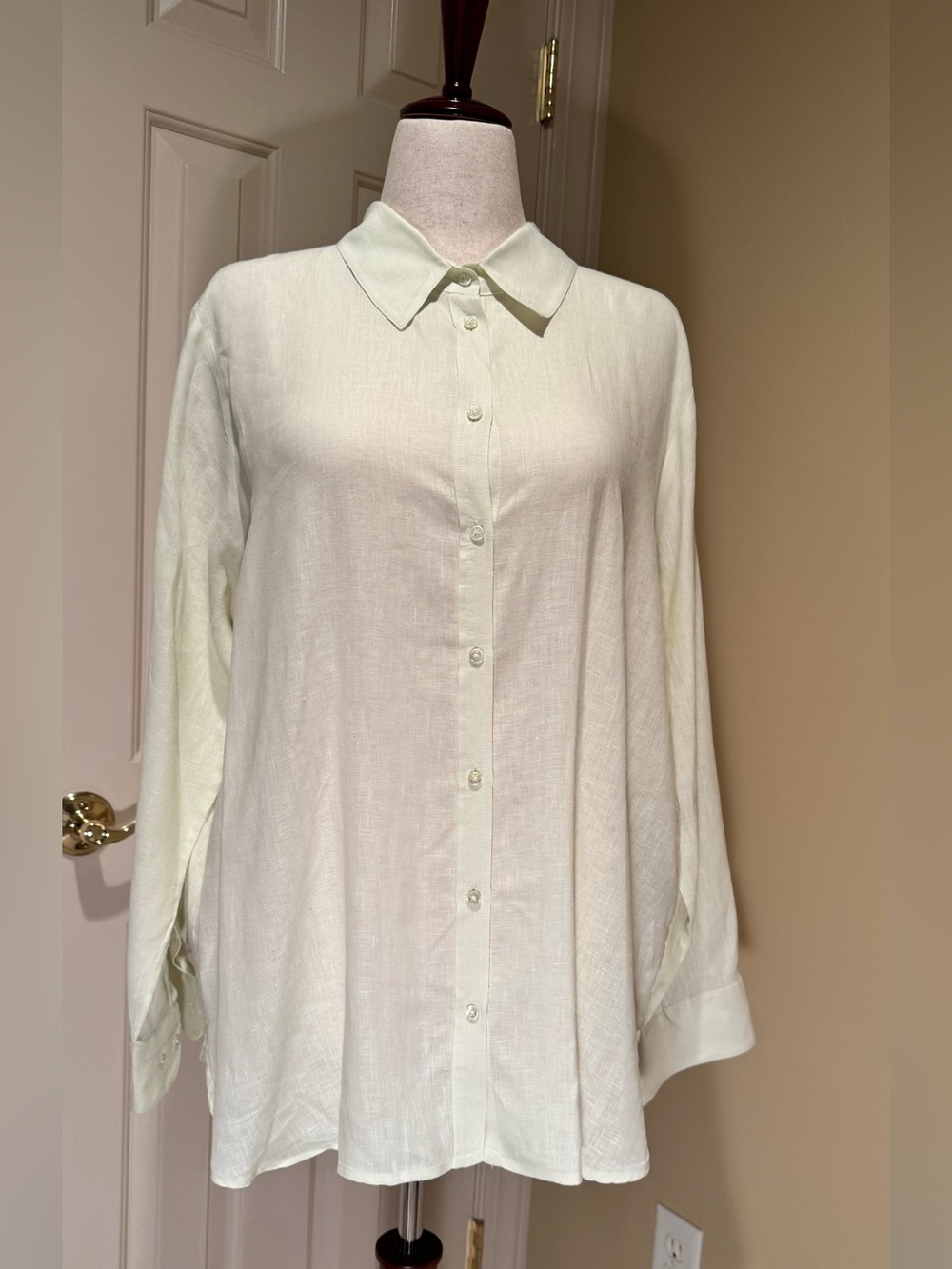 Banana Republic Pale Yellow Button-Down Collared Boyfriend Linen Blouse